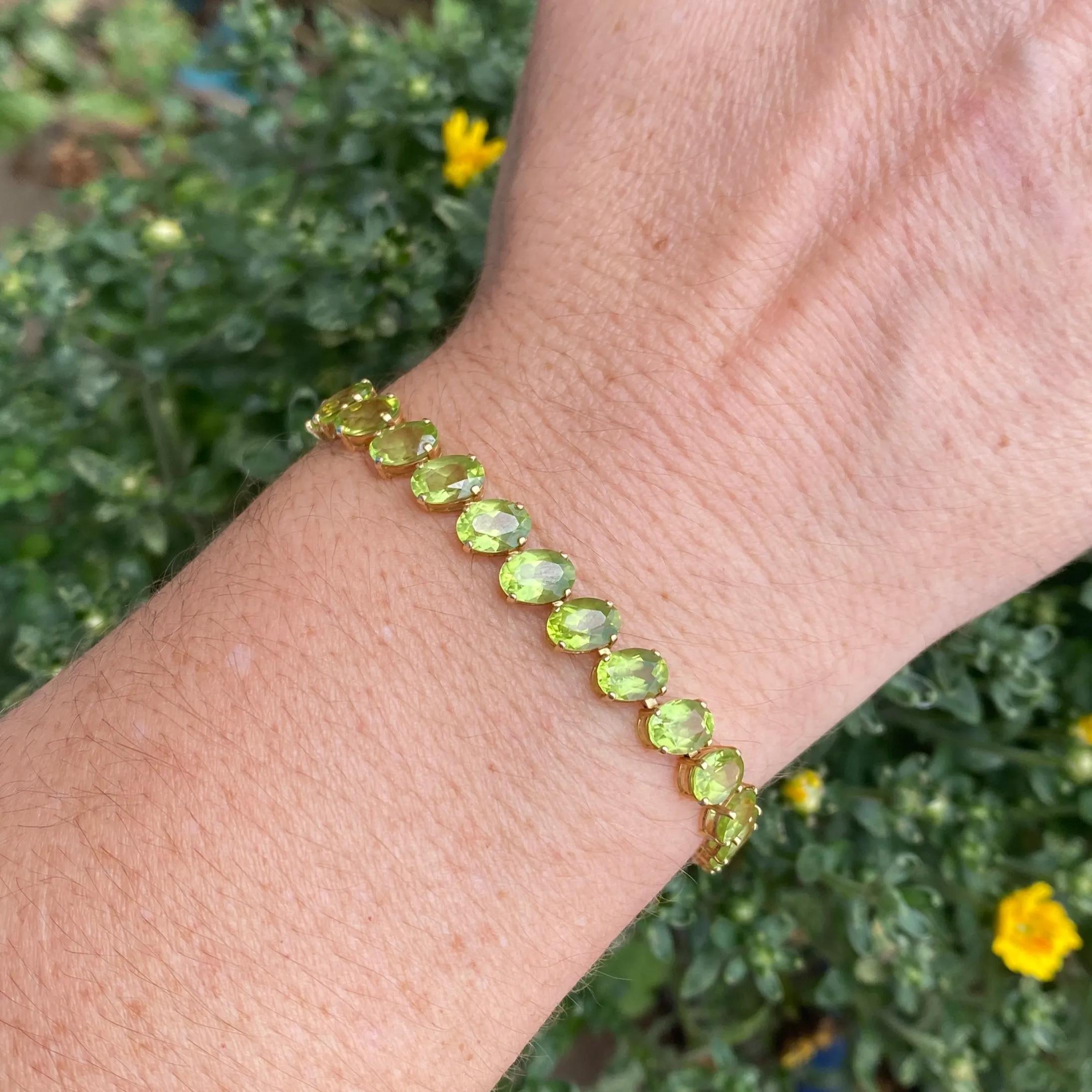 14k Oval Peridot Bracelet