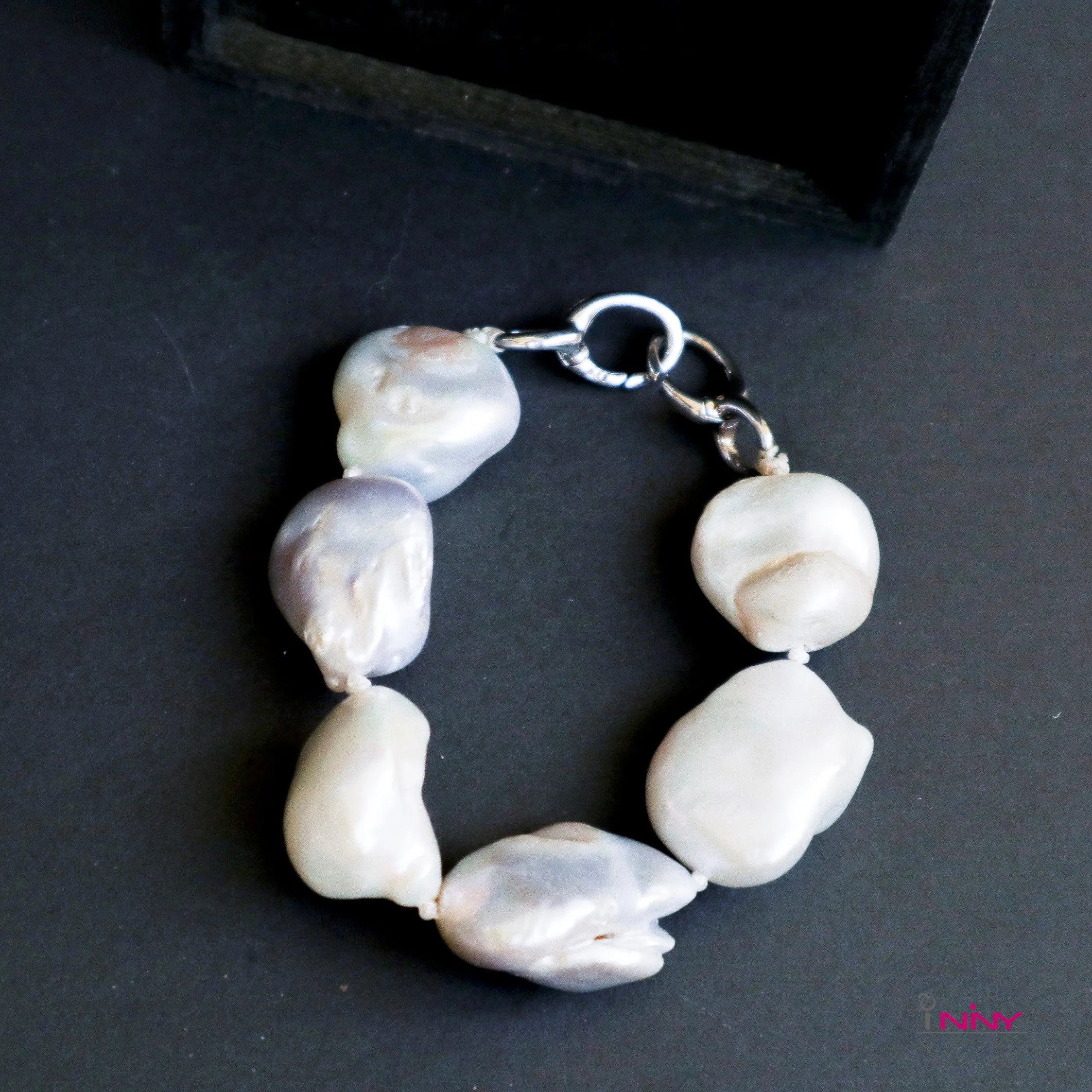 All Dear Baroque Pearls Bracelet