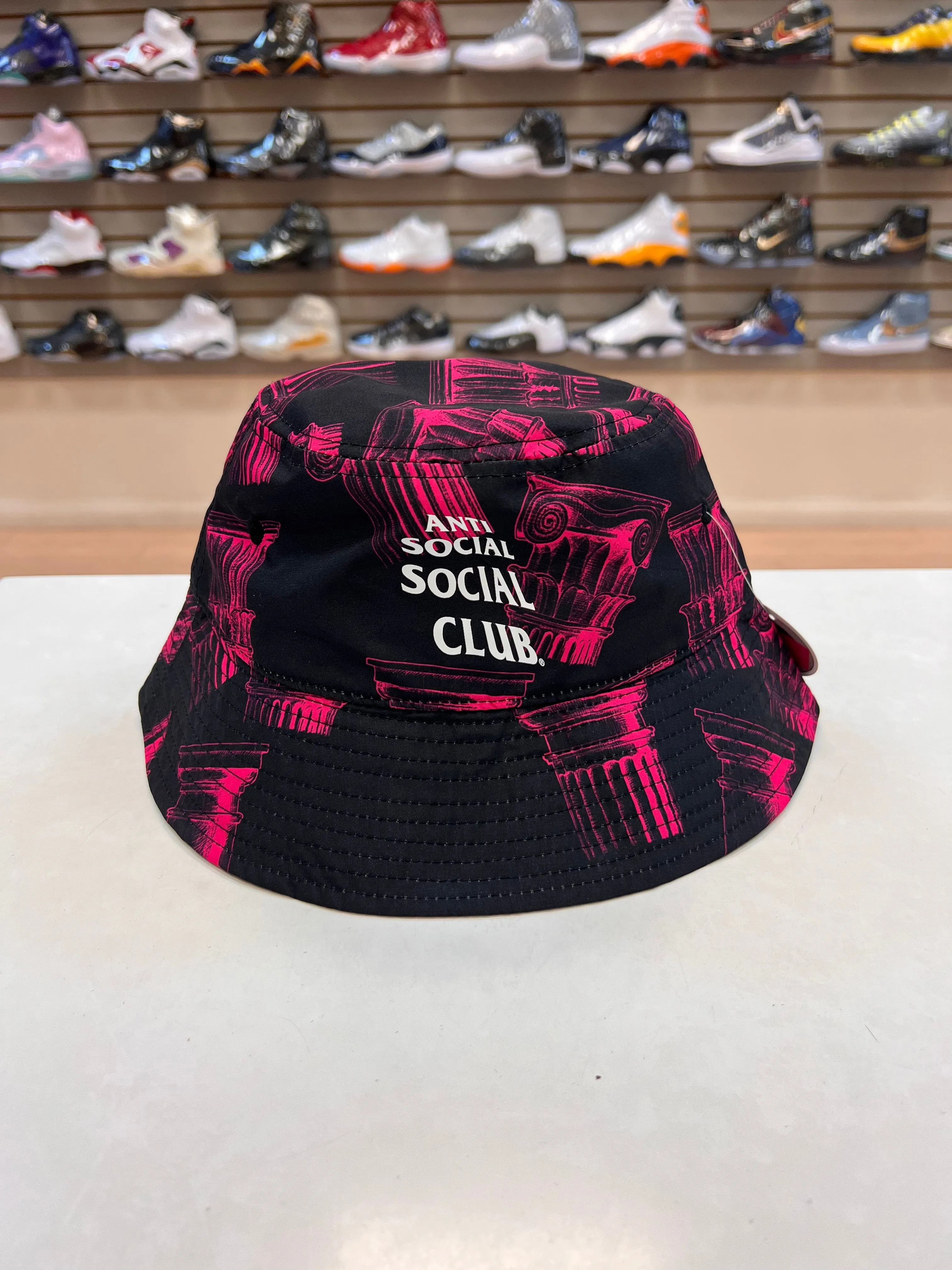 ANTI SOCIAL SOCIAL CLUB BUCKET HAT "BLACK/PINK"