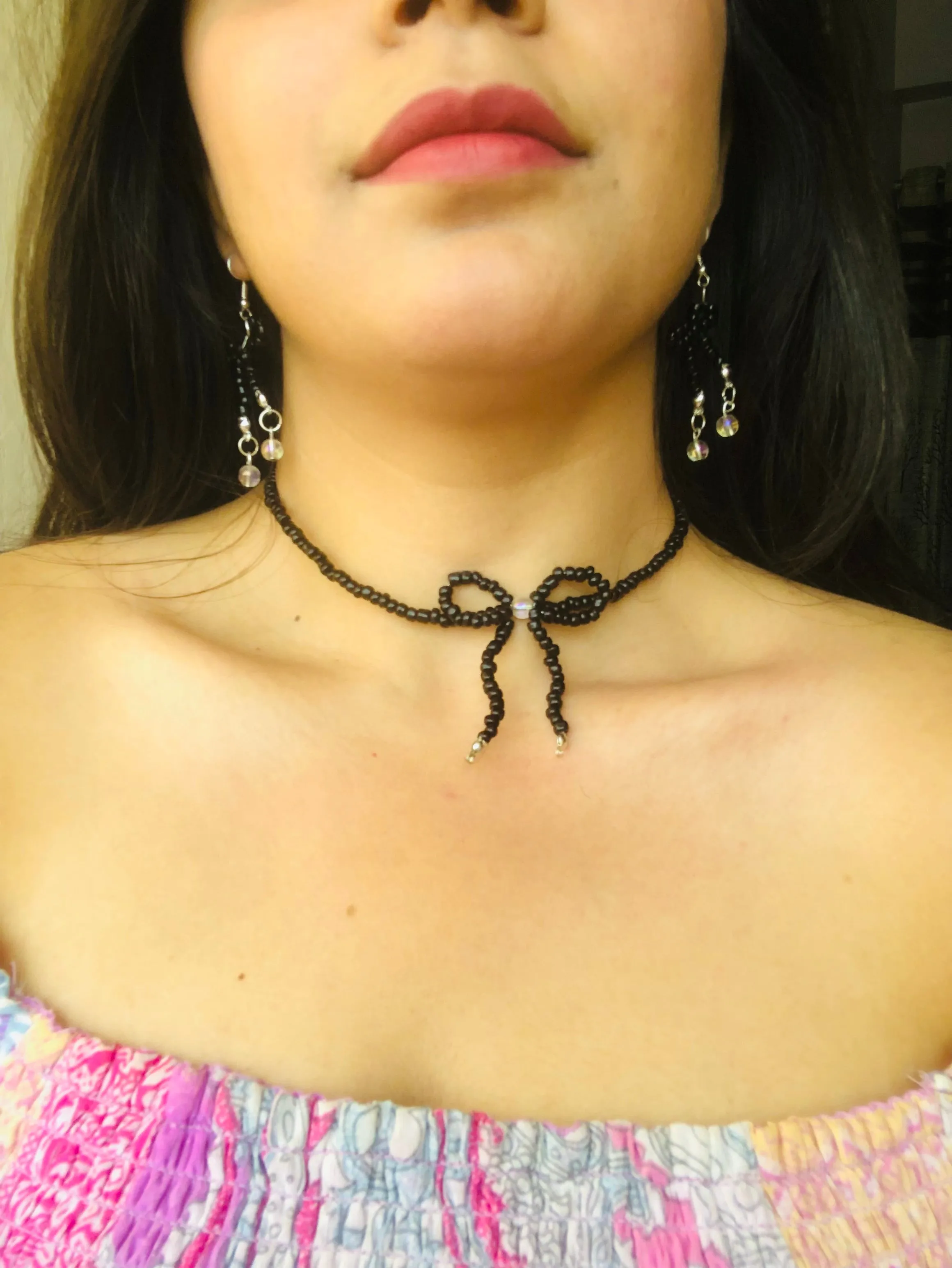 Bow choker necklace