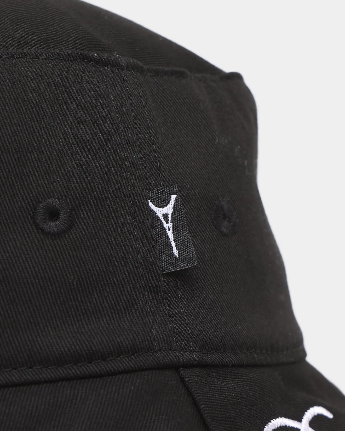 Carré Illusive Bucket Hat Black