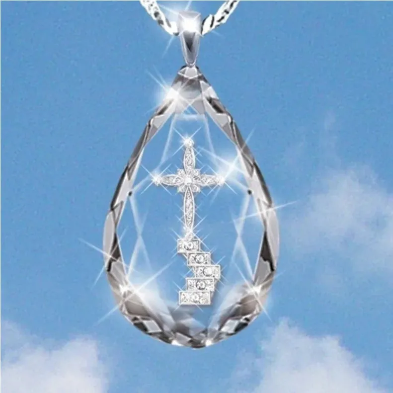 Christian Cross and Jesus Heart Shaped Crystal Pendant Necklace for Man and Woman New Hot Sale