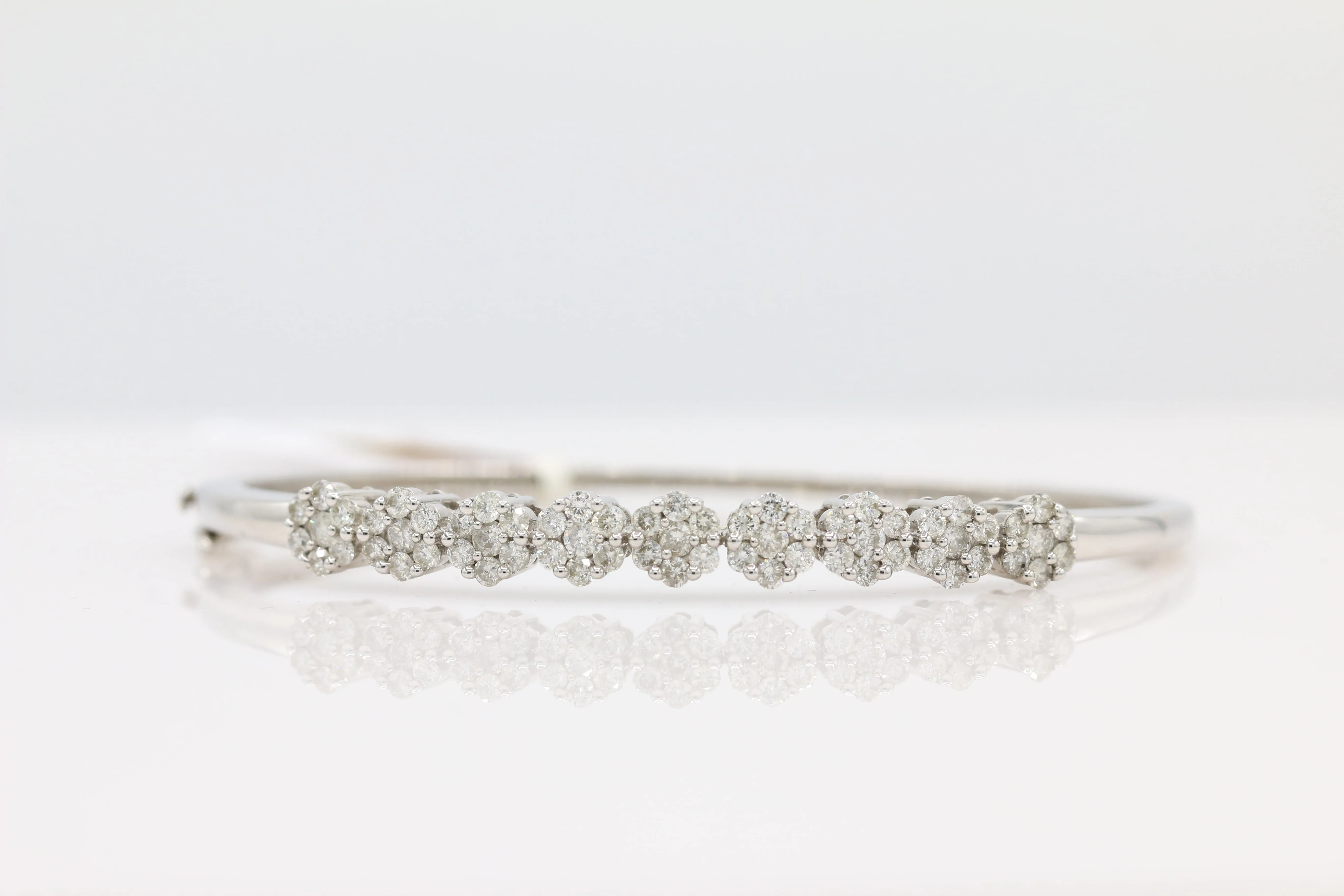 Cluster Floral Diamond Bangle in 14KT White Gold ( 3ct tw dia )