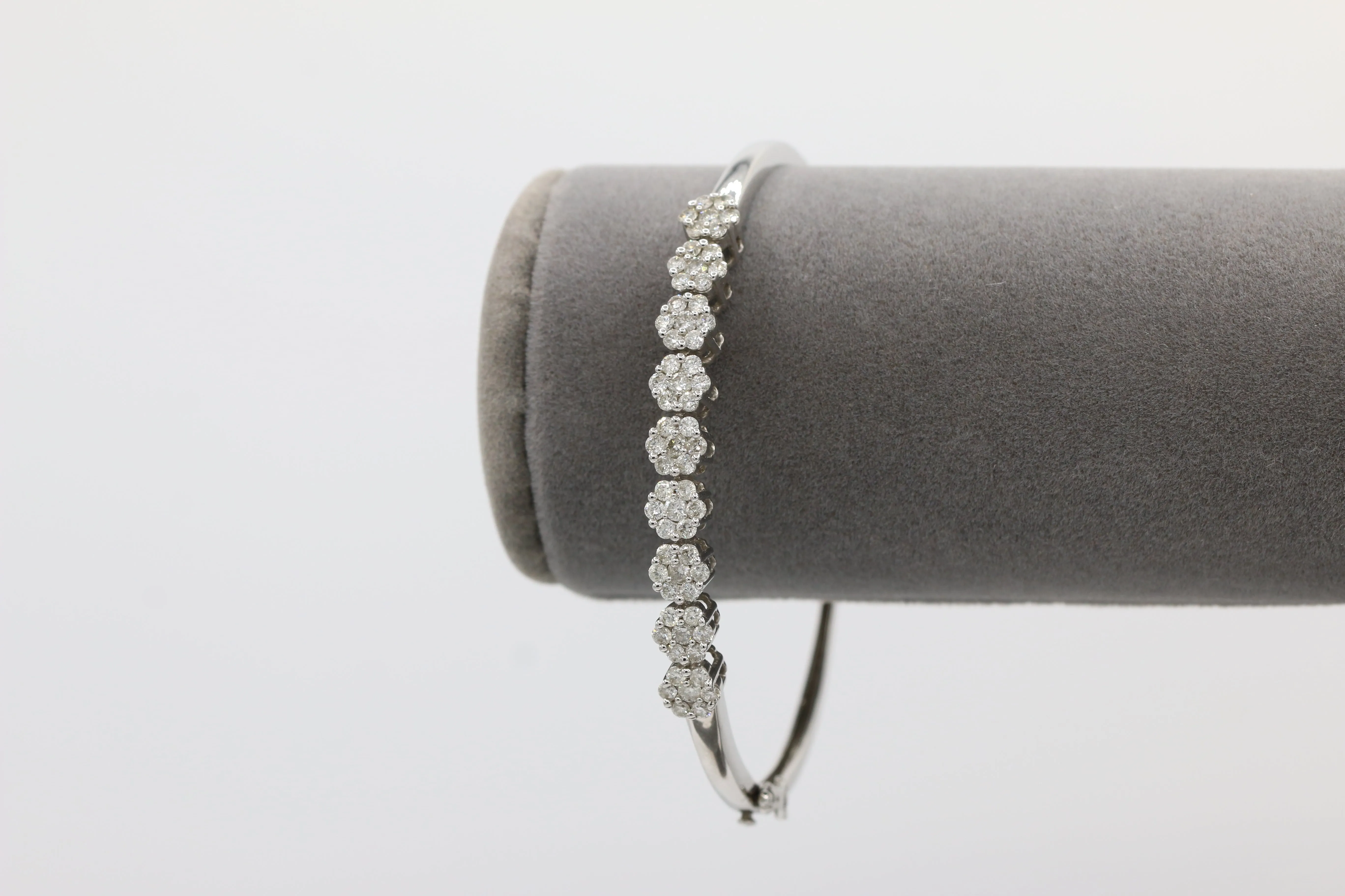 Cluster Floral Diamond Bangle in 14KT White Gold ( 3ct tw dia )