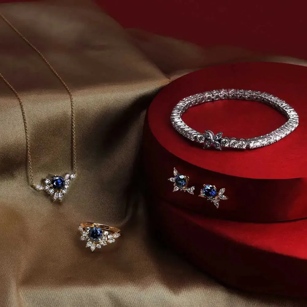 Delilah Blue Moissanite & Lab Grown Diamonds Si Dian Jin in 18K Gold