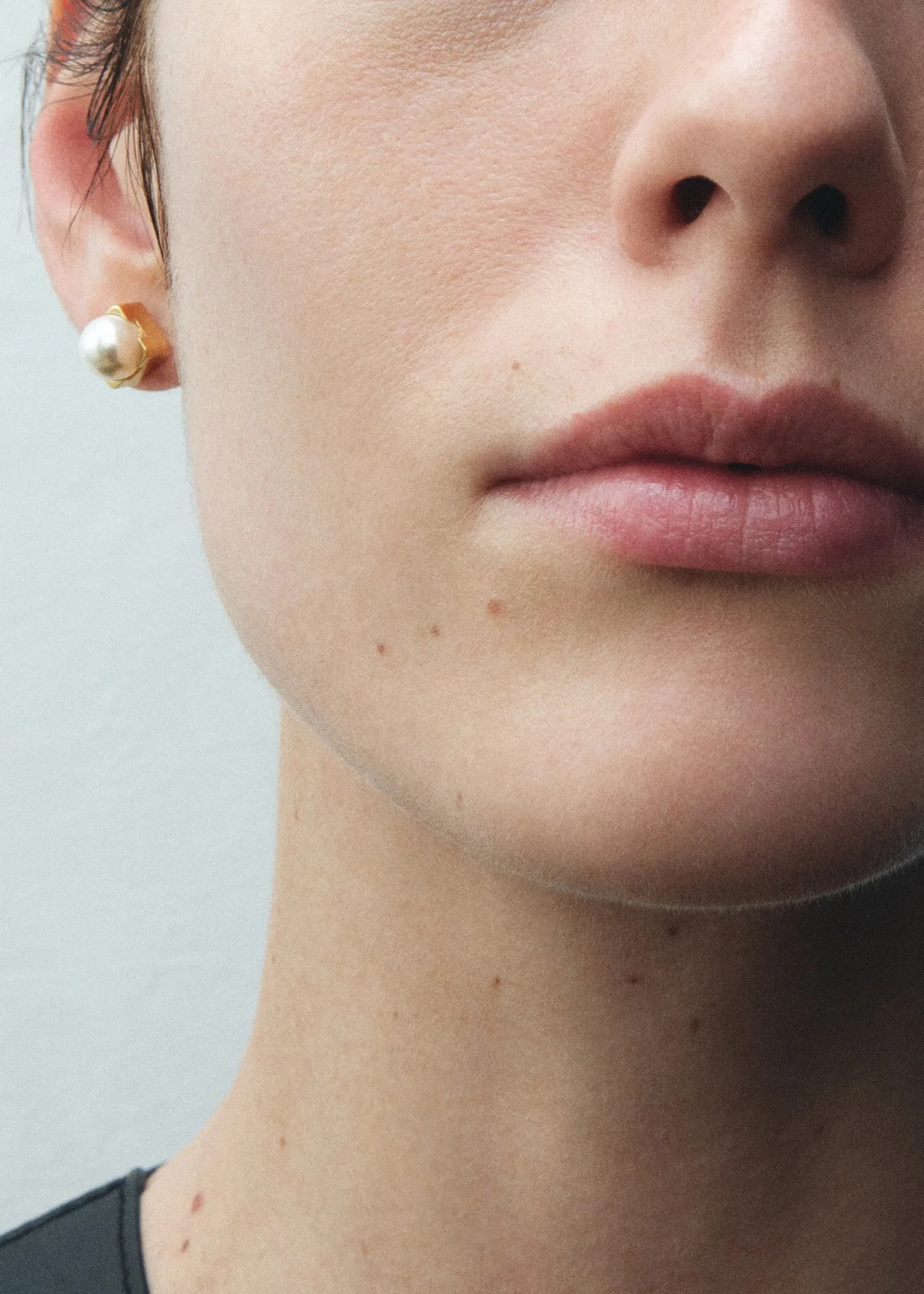 Faux pearl studs white