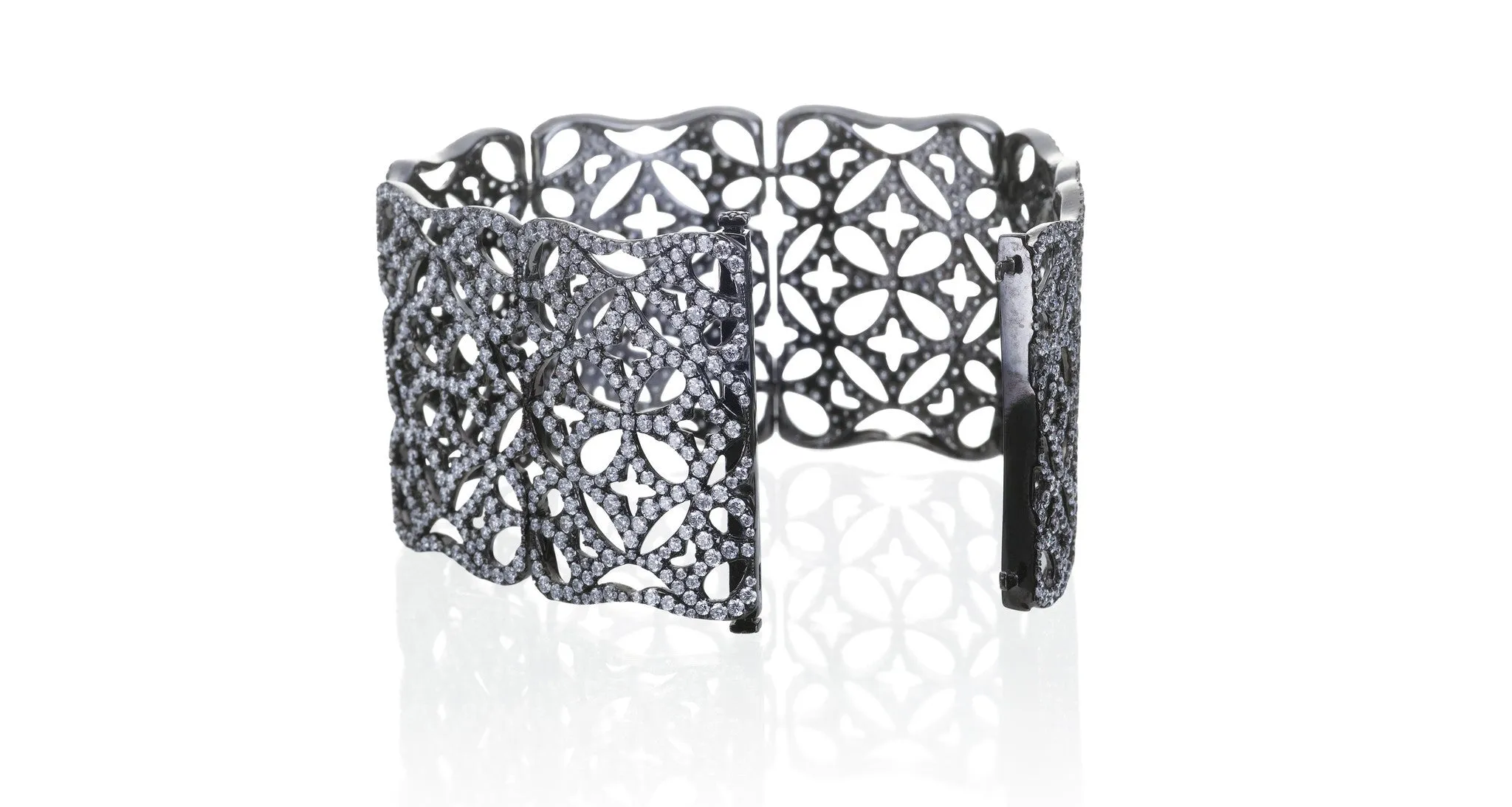 Hinged Lattice Diamond Gate Bracelet