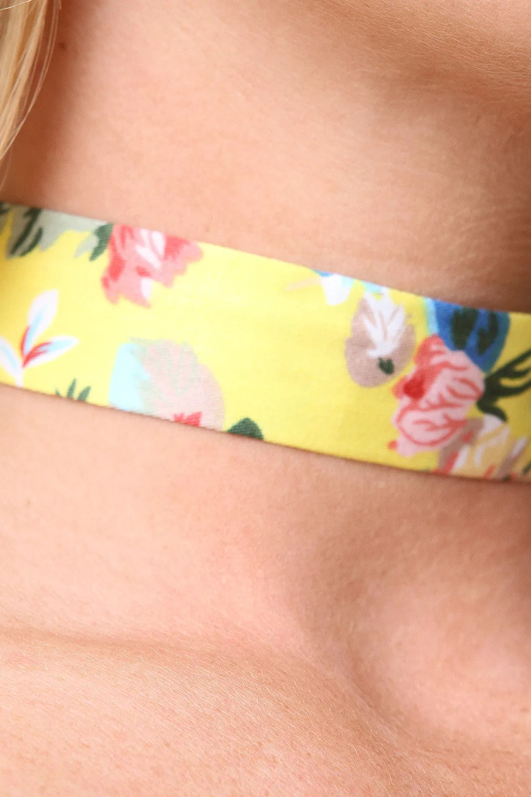 Lovely Floral Choker Necklace