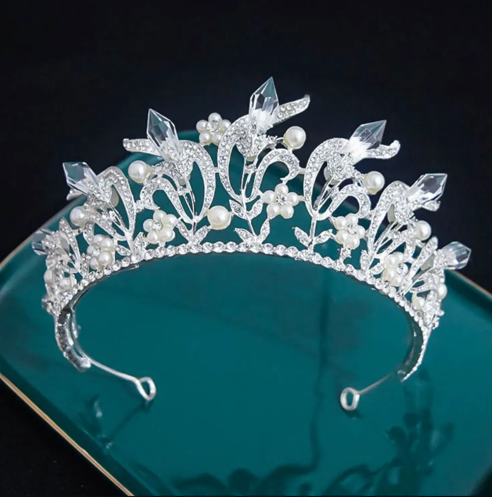 Open-Hearted Snow Queen Crown