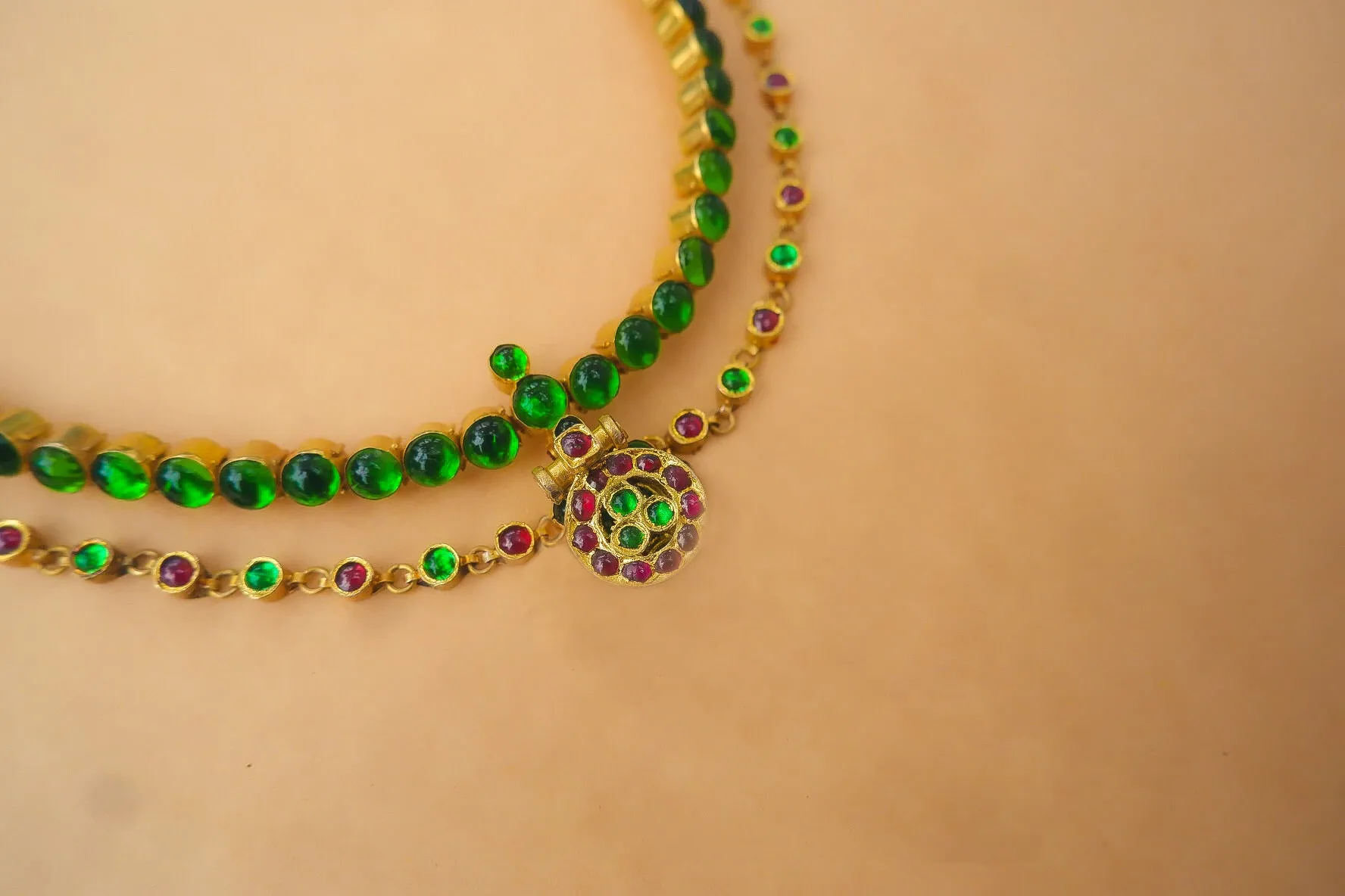 Ruhani Choker